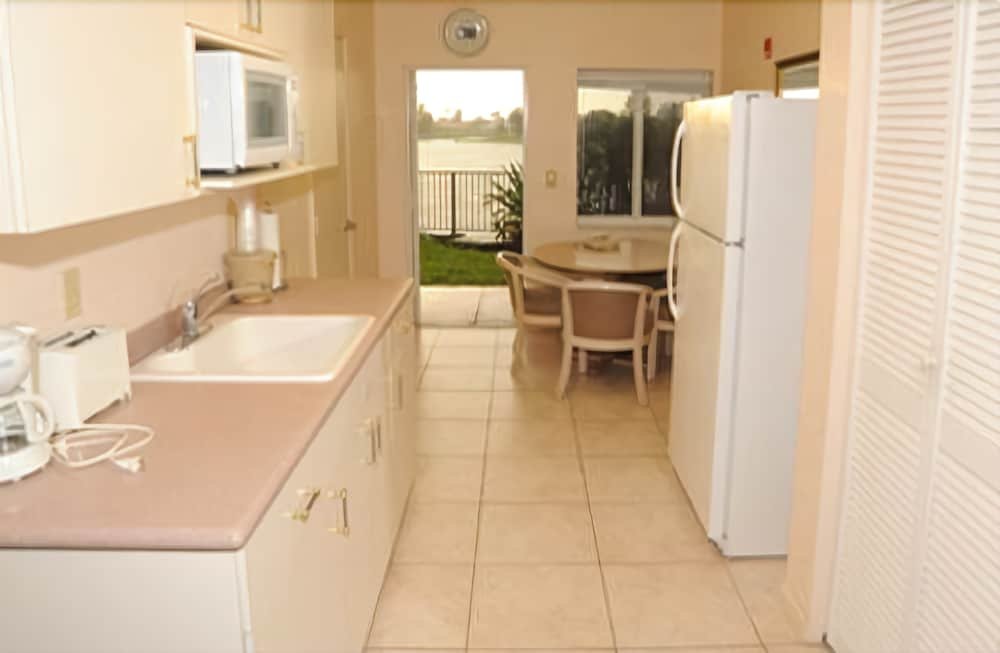 Фото Royal Inn Hotel