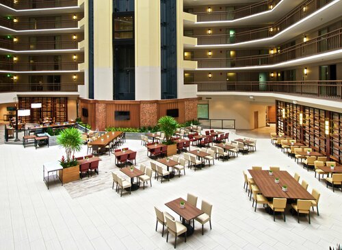 Гостиница Embassy Suites by Hilton Portland Washington Square в Тайгарде