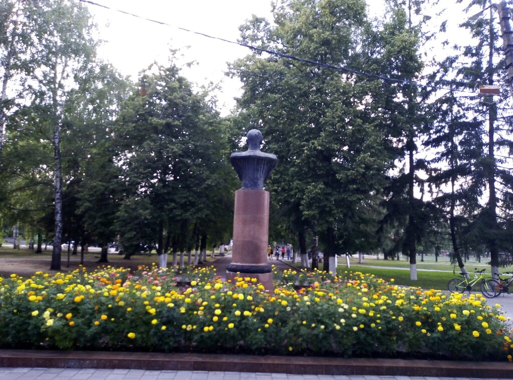 Monument, memorial Бюст дважды Героя Советского Союза В.А. Глазунова, Penza Oblast, photo