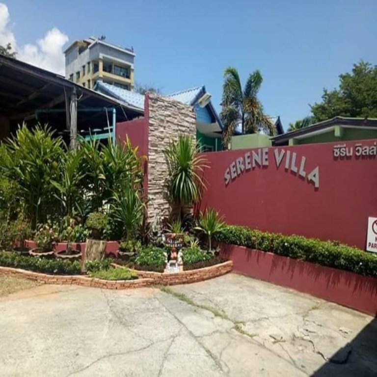 Гостиница Serene Villa Phuket в Чалонге