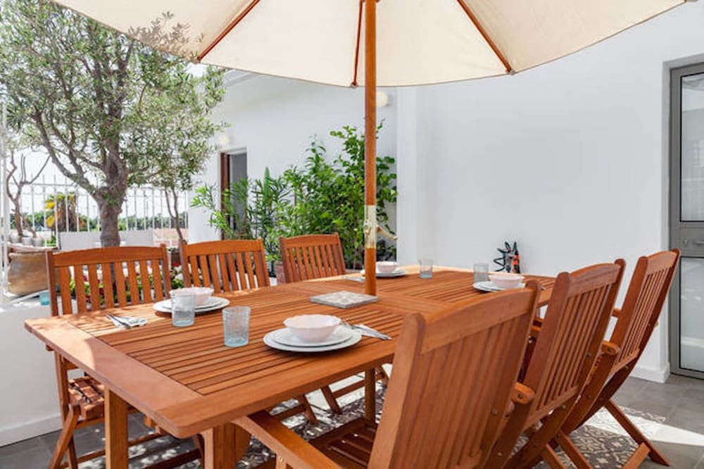 Фото Апартаменты Terrace & View on Dallal Square by FeelHome