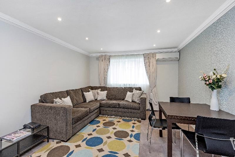 Фото Queensgate Court