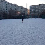 Спортплощадка (Uritskogo Street, 121) ، موقع للنشاط الرياضي