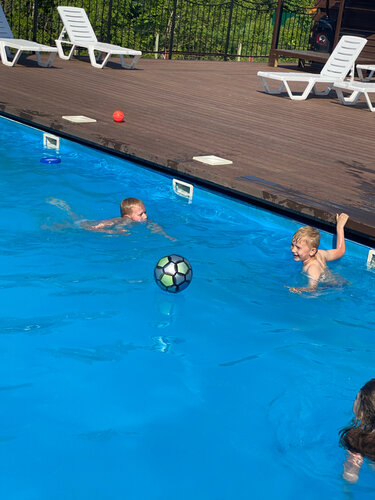 Ogizda mushuk bilan porno tomosha qiling