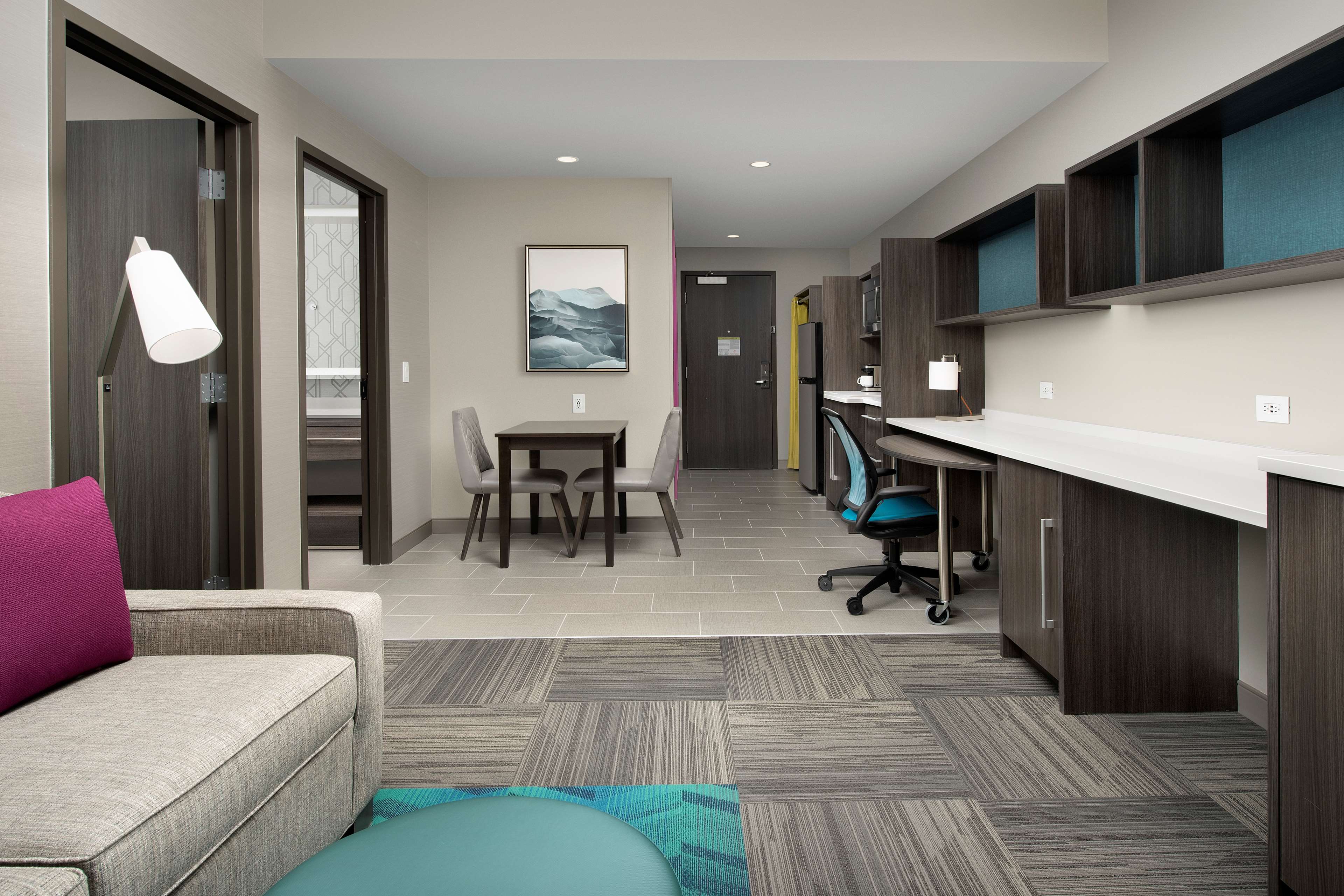Фото Home2 Suites by Hilton Denver Northfield