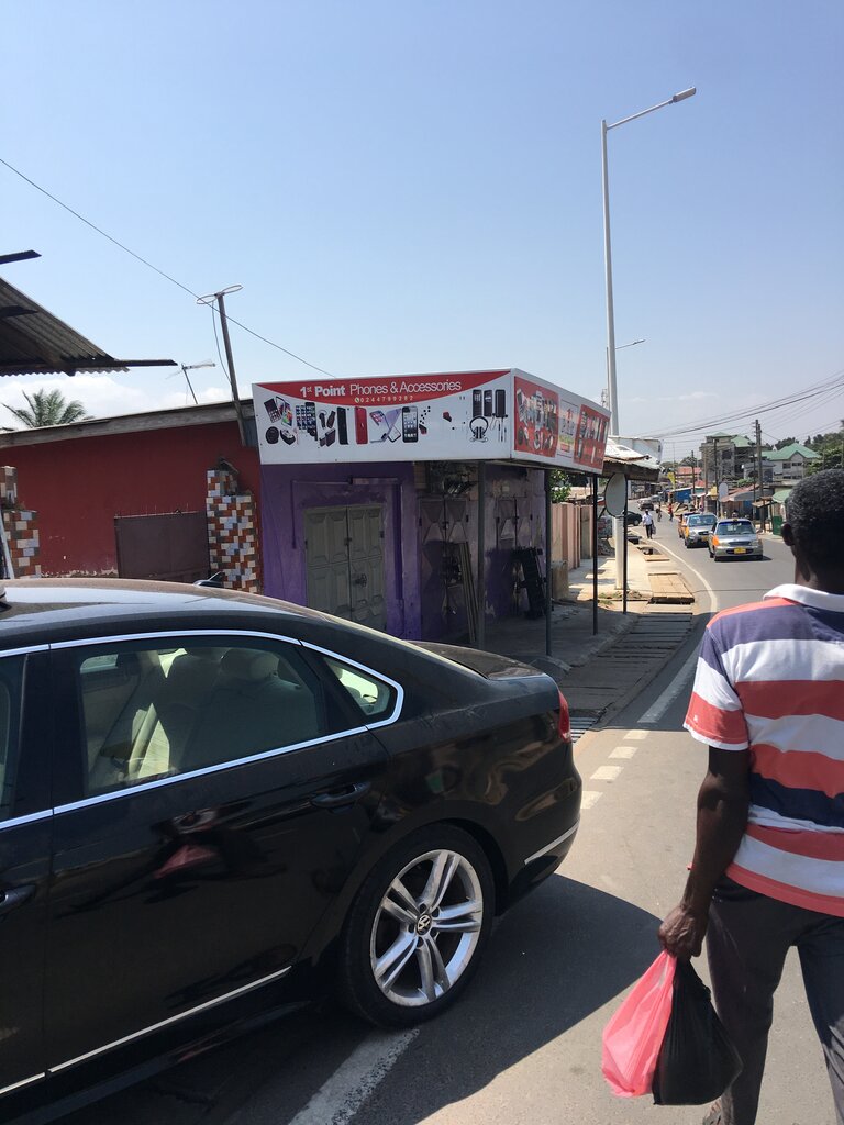 Mobile phone store 1 Point Phones, Accra, photo