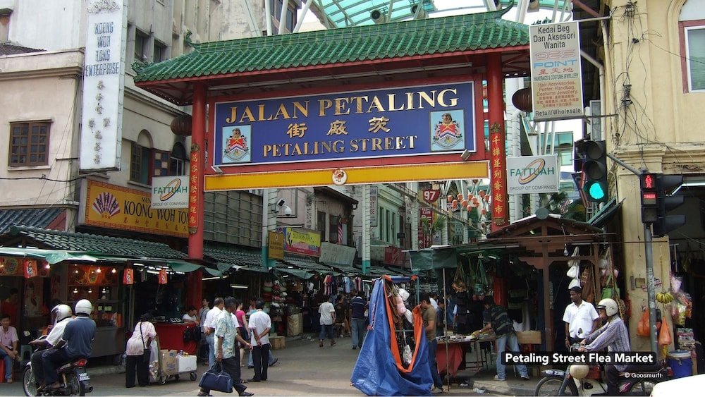 Фото Zen Rooms Royce Hotel