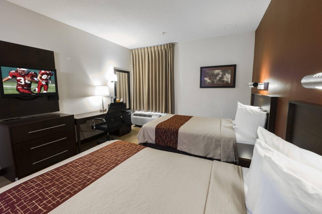 Фото Red Roof Inn Plus+ Austin South