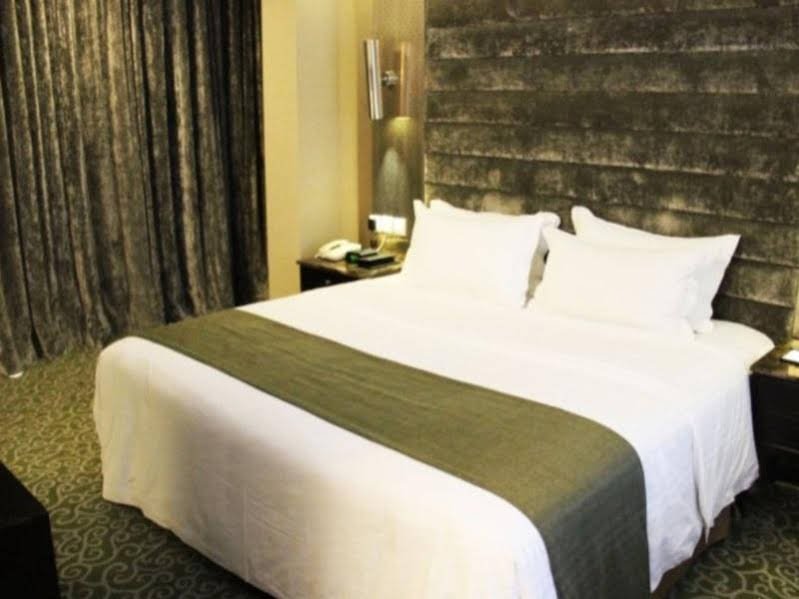 Фото Green Westdon Hotel