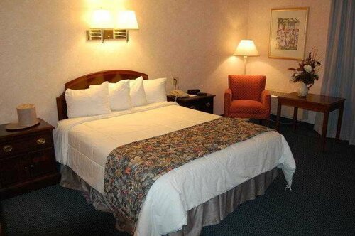 Гостиница Best Western Plus Chelmsford Inn в Лоуэлле