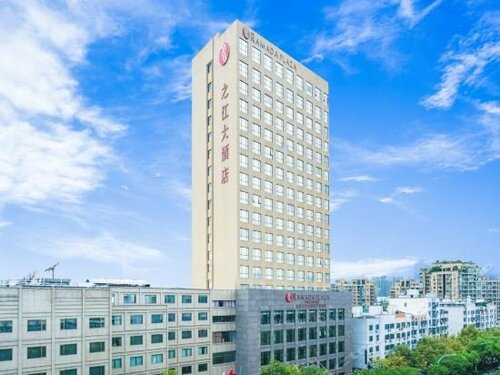 Гостиница Ramada Plaza Yiwu в Иу