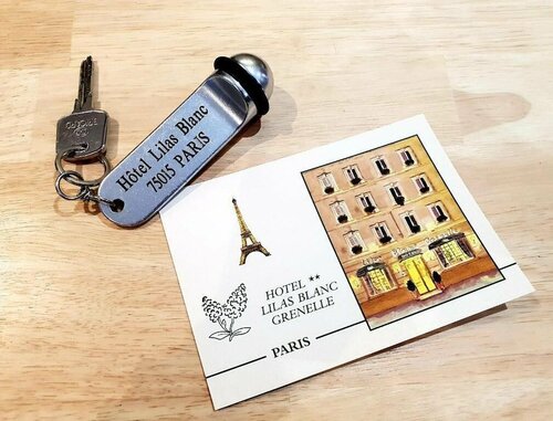 Гостиница Hotel Lilas Blanc в Париже
