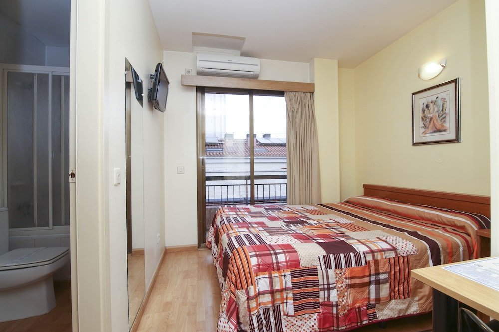 Фото Hotel Esplugues