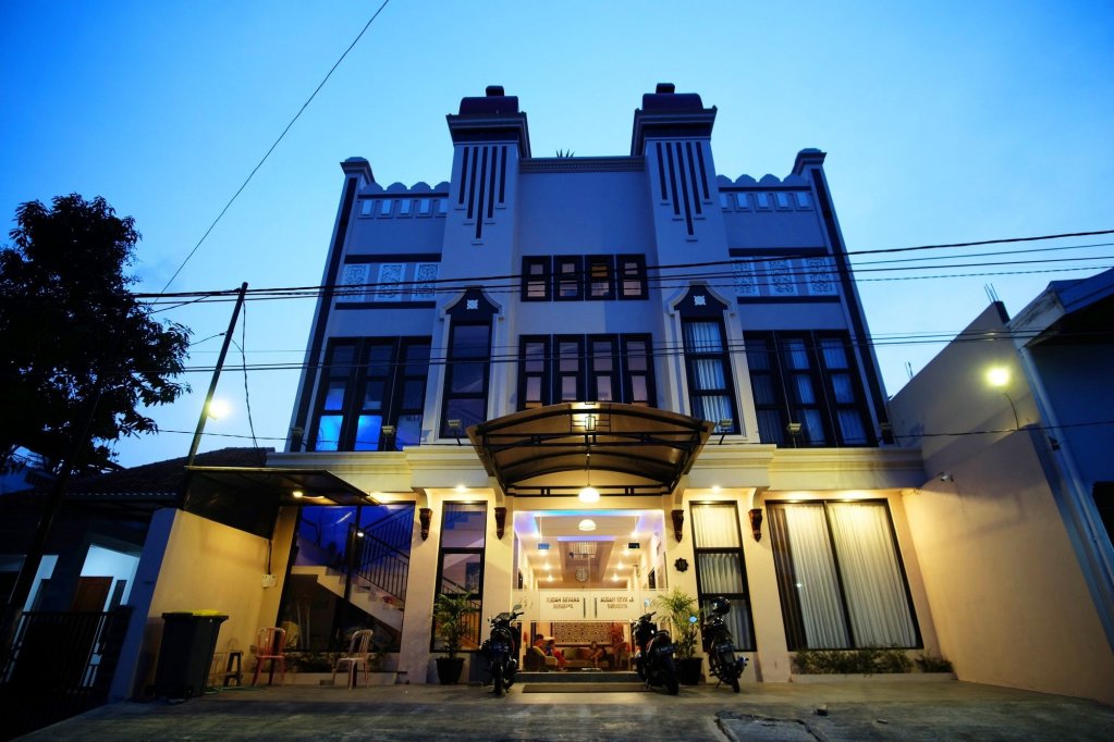 Фото отеля 1