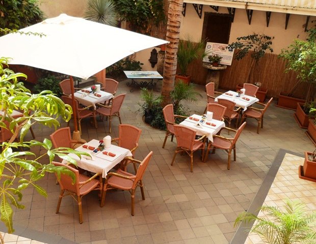 Фото отеля 1