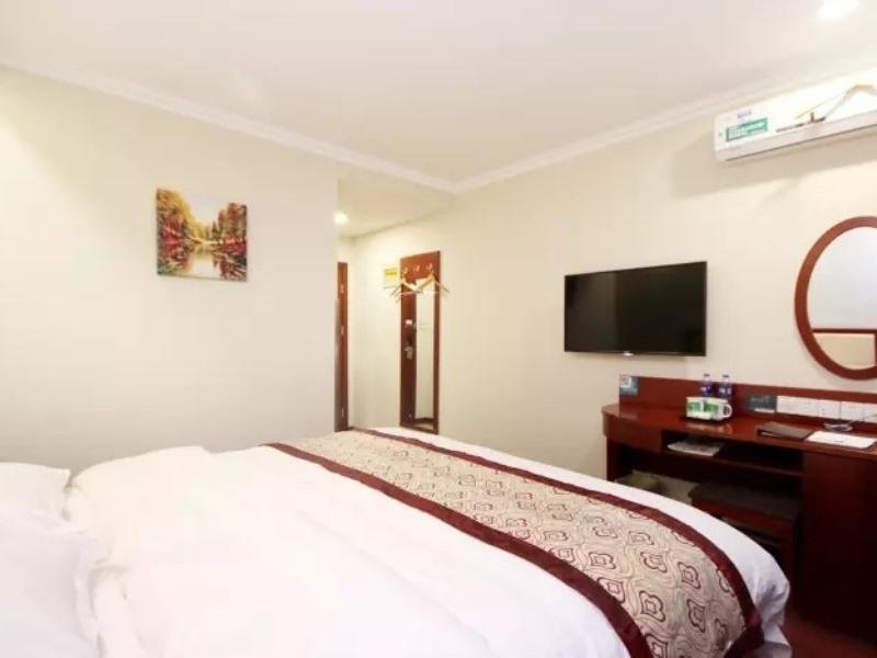 Фото GreenTree Inn Shenyang Tiexi Huaxiang Road Metro Station Express Hotel