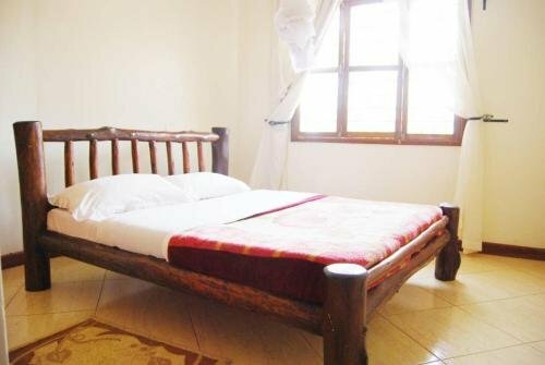 Гостиница Prestige Resort Cottages в Энтеббе