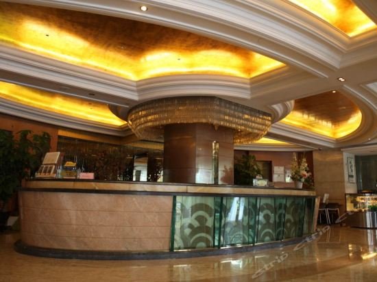 Фото Ambassador Hotel