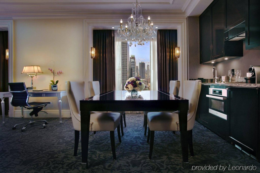 Фото The St. Regis Toronto