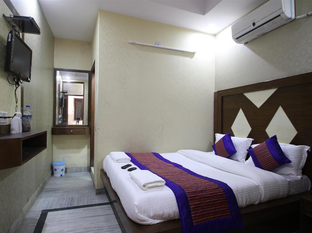 Фото Lord Krishna Hotel Dx. Inn