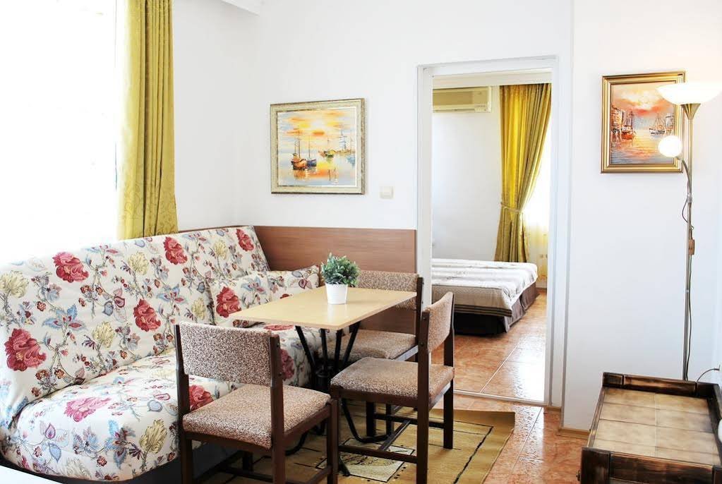 Фото Family Hotel Apolonia