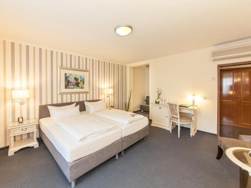 Фото Hotel Flora Düsseldorf