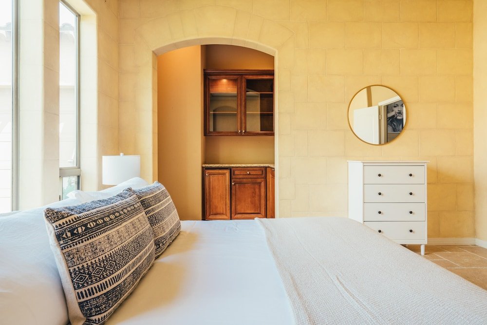 Фото Desert Grove by AvantStay Walk To Coachella!!! w Pool & Open Floor Plan