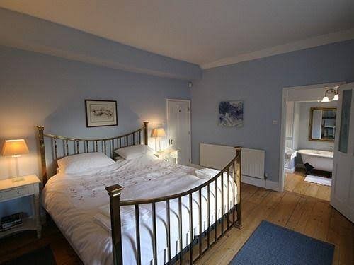 Фото Cambridge Serviced Apartments