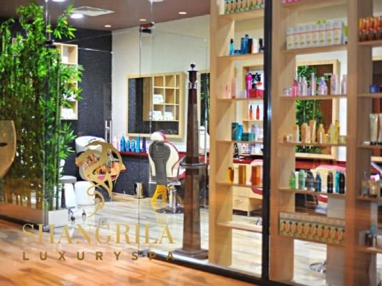 Фото Euphoria Apartments & Residence