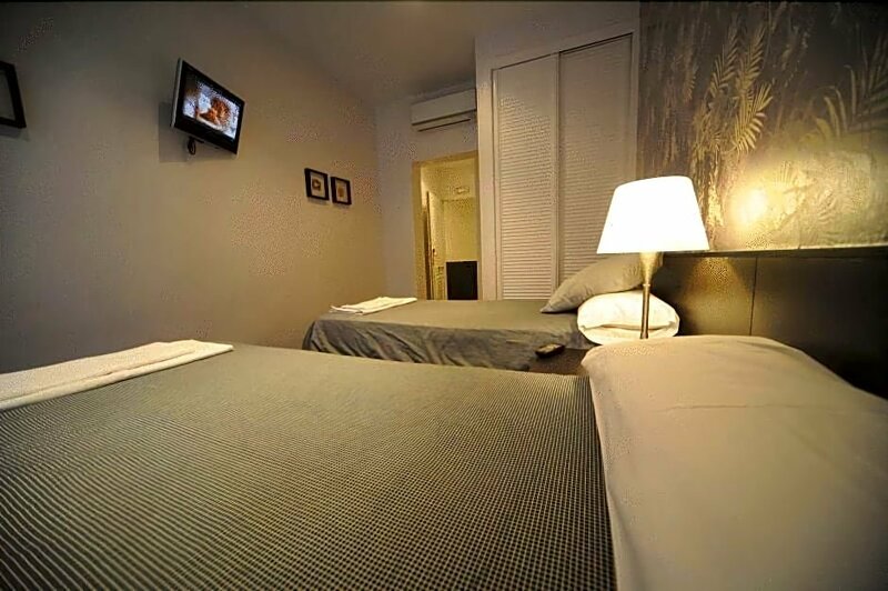 Гостиница Ch Lemon Rooms - Madrid в Мадриде