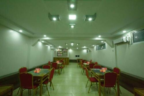 Гостиница Golden Dragon Hotel в Пьи