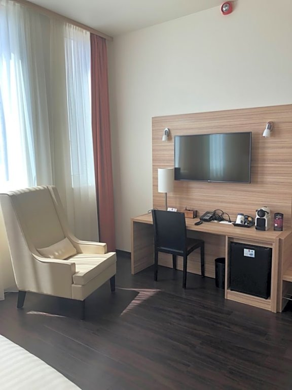 Фото Отель Premier Inn Hannover City University hotel