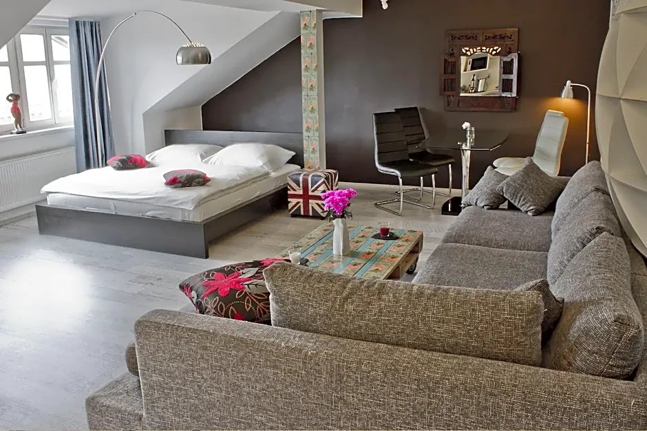 Фото Royal Court Apartments