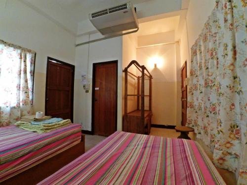 Фото Sarah Guest House