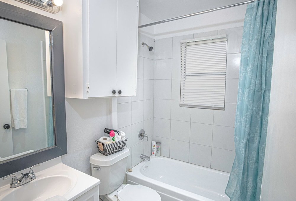 Фото Explore Pearl 2br/2ba Near Dt and Riverwalk