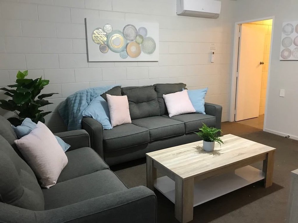 Фото Rose Apartments Hamilton