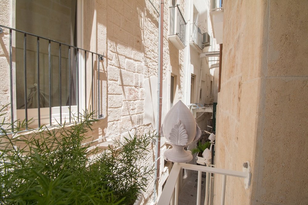 Фото Holiday Monopoli Via dell'Erba 8