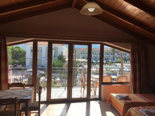 Фото Alkyonis Hotel