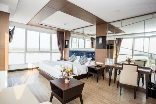 Гостиница Blu Hotel в Накхонпханоме