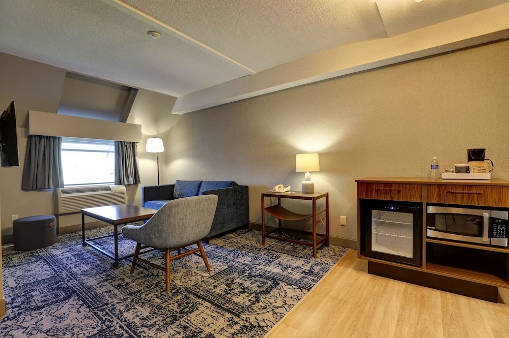 Фото Four Points by Sheraton St. Catharines Niagara Suites