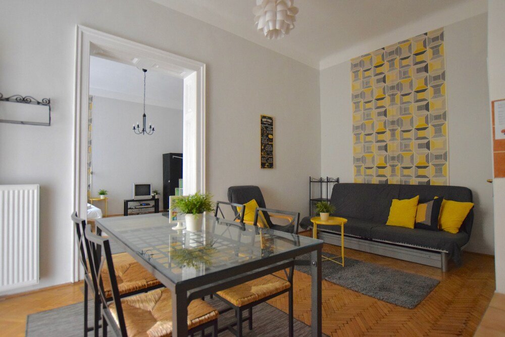 Фото Standard Apartment by Hi5 - Chainbridge