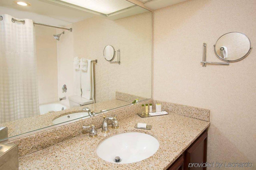 Фото DoubleTree by Hilton Orlando Airport