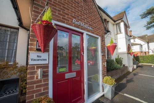 Фото Red Mullions Guest House