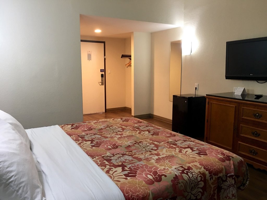 Фото Motel 6 New Brunswick