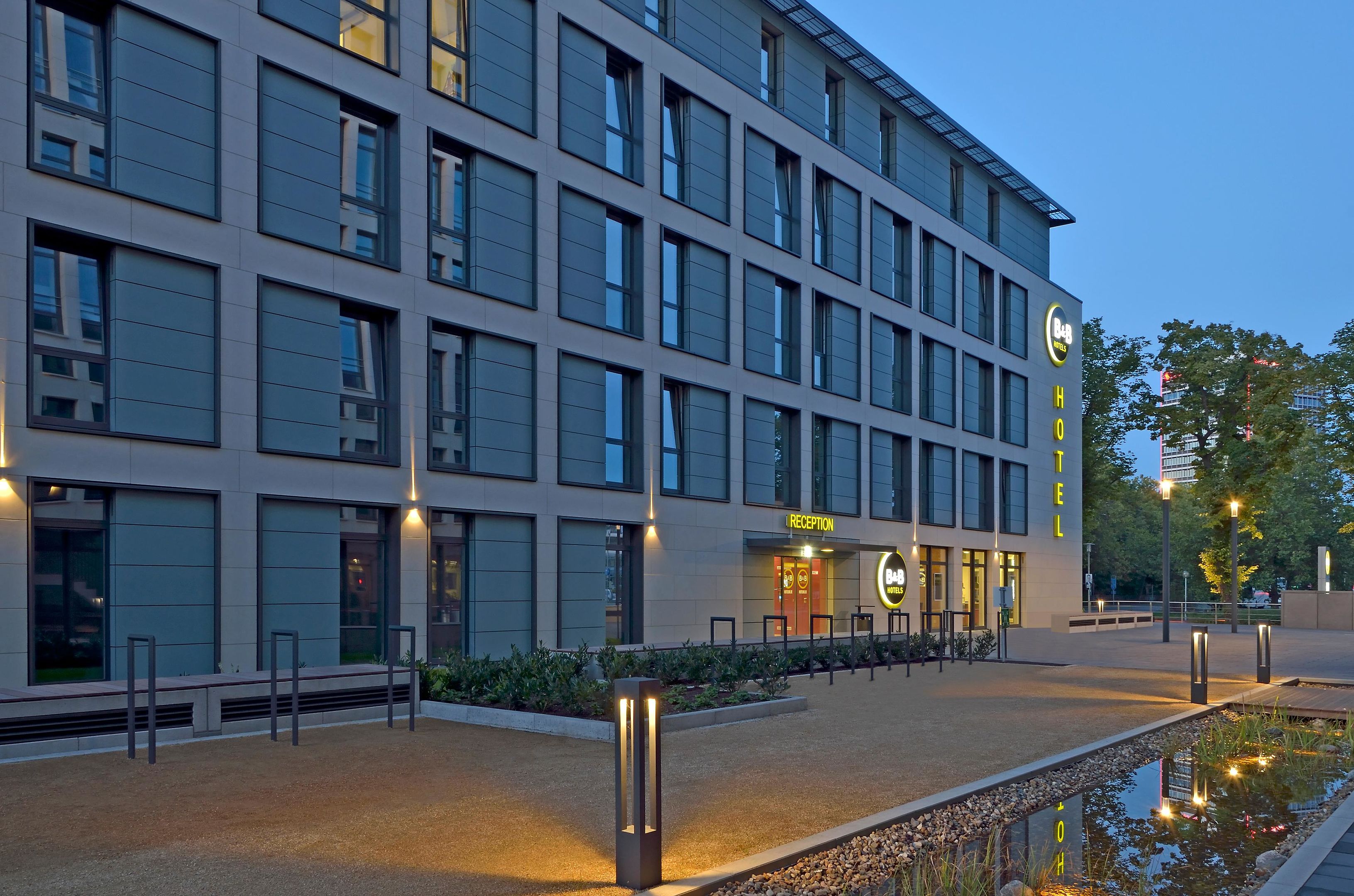 Фото отеля 2