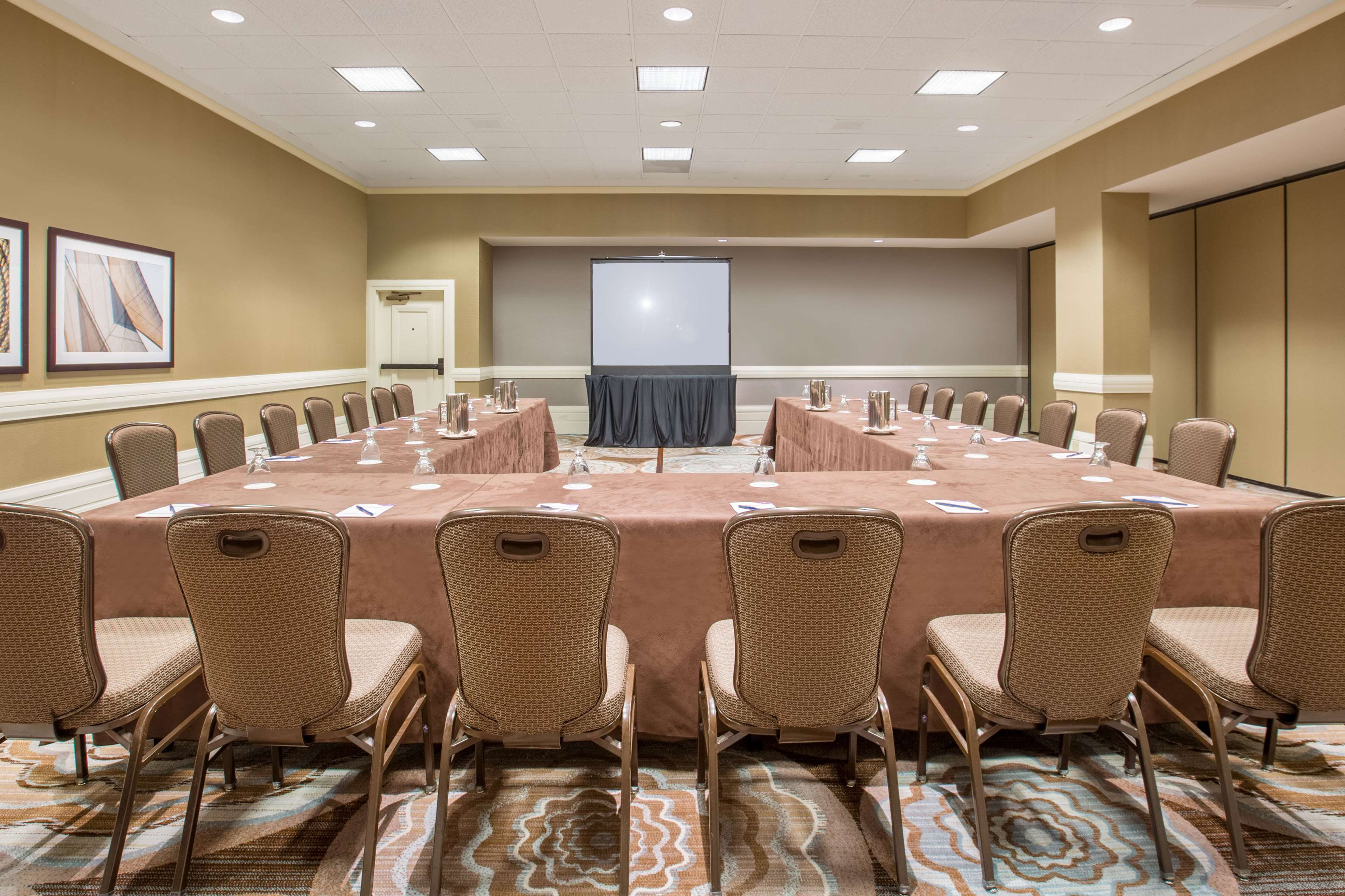 Фото Sonesta Redondo Beach & Marina