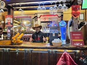 Red River Pub (Стамбул, Фатих, махалле Ходжапаша, улица Хюдавендигар, 42), бар, паб в Фатихе