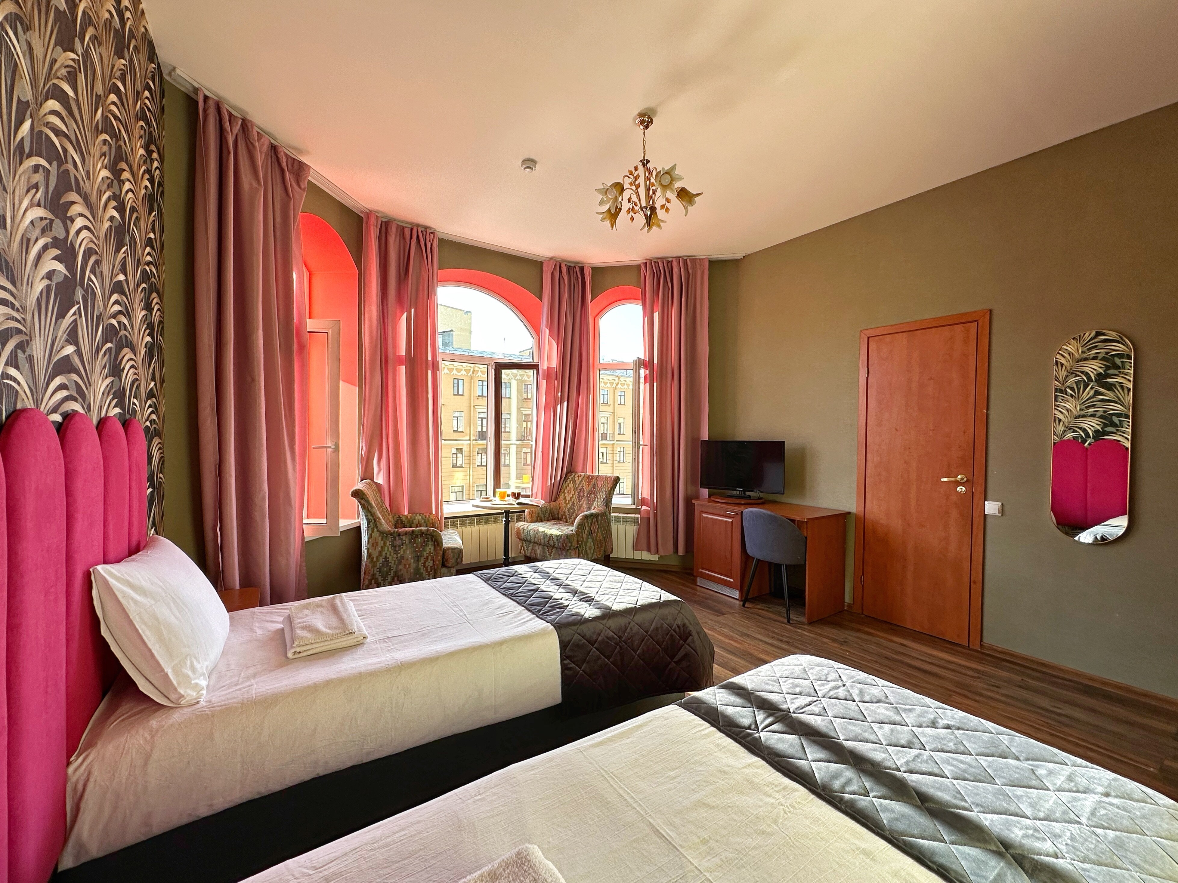 Фото Laika на Грибоедова