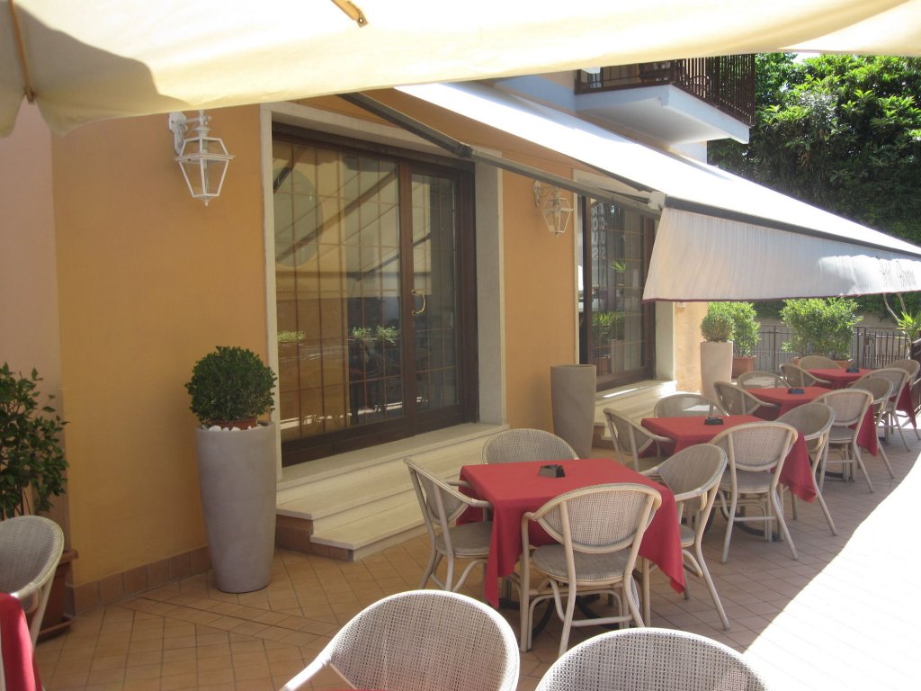 Фото Hotel Benacus