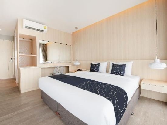 Фото Blooming Hill Boutique Suites